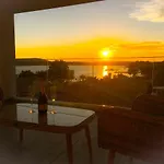 Willa Sunset