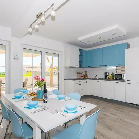 Sunset فيلة ميدولين